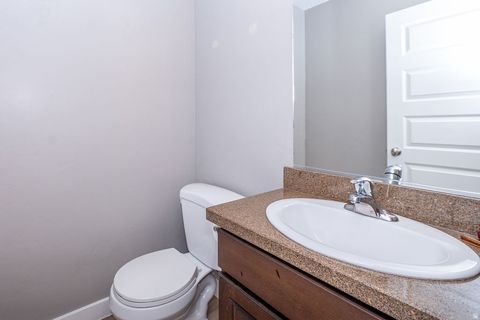 Tiny photo for 936 W SPRING CREEK LN, Farmington, UT 84025 (MLS # 2143625)