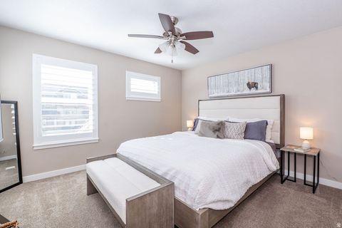 Tiny photo for 936 W SPRING CREEK LN, Farmington, UT 84025 (MLS # 2143625)