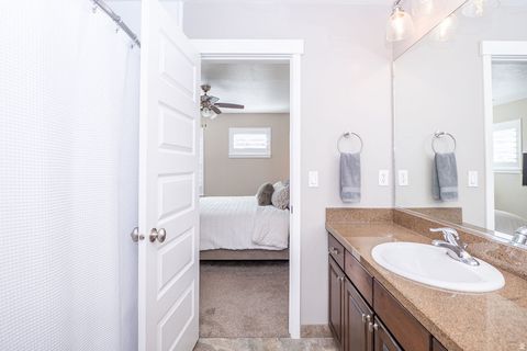 Tiny photo for 936 W SPRING CREEK LN, Farmington, UT 84025 (MLS # 2143625)