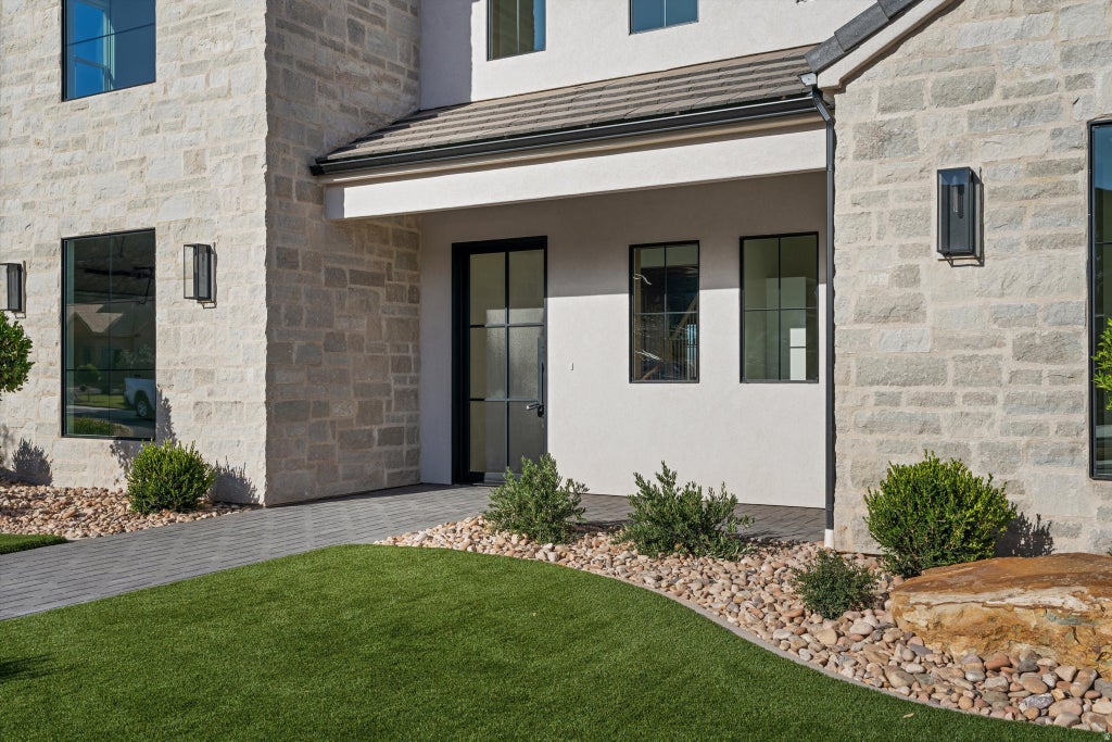 Photo of 4714 S 380 E, Washington, UT 84780 (MLS # 2186226)