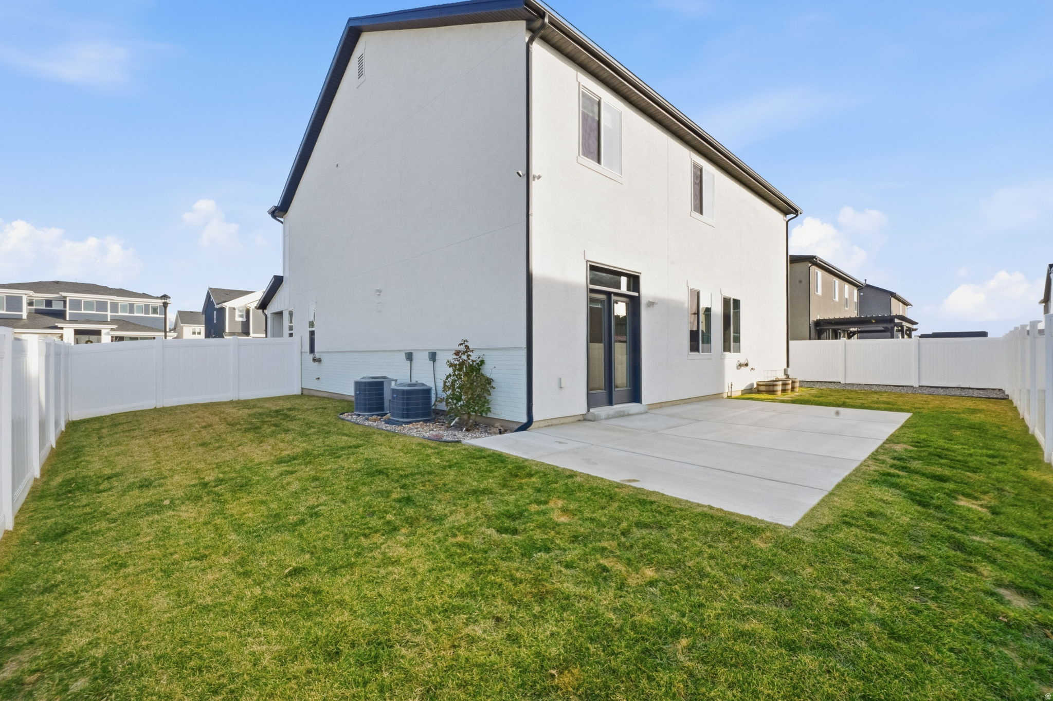 SHORELINE CREEKSIDE - Residential