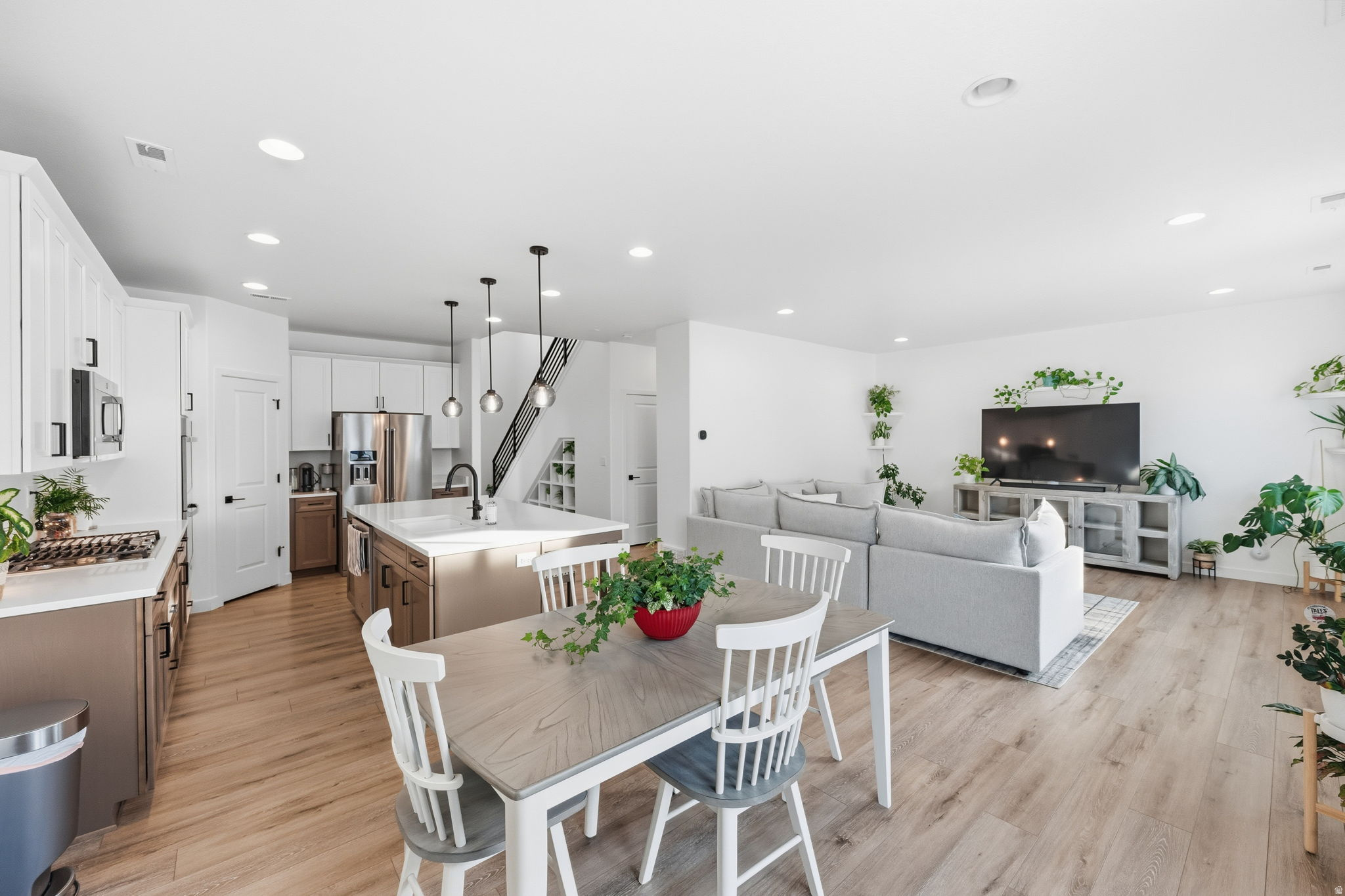 SHORELINE CREEKSIDE - Residential