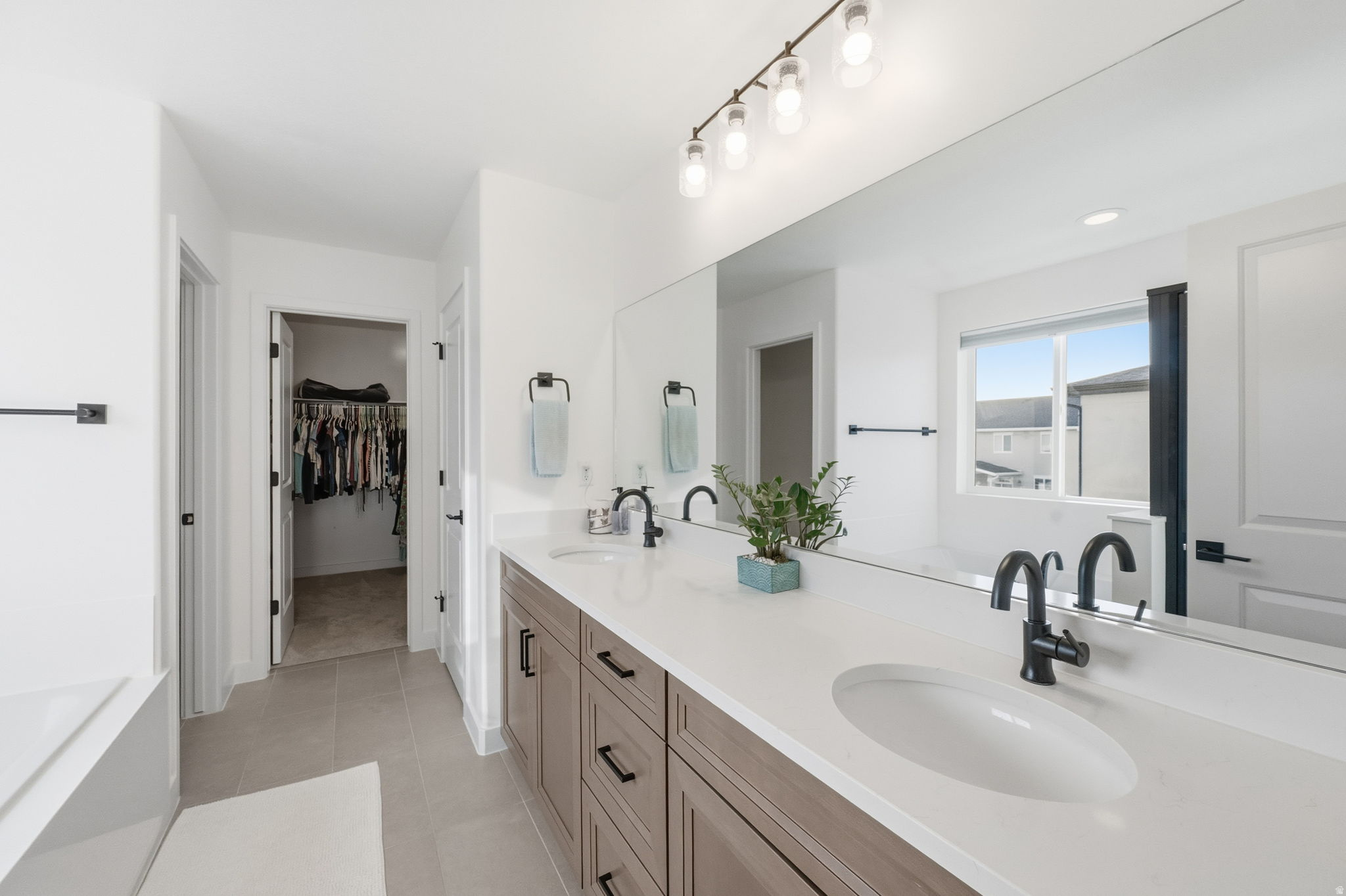 SHORELINE CREEKSIDE - Residential