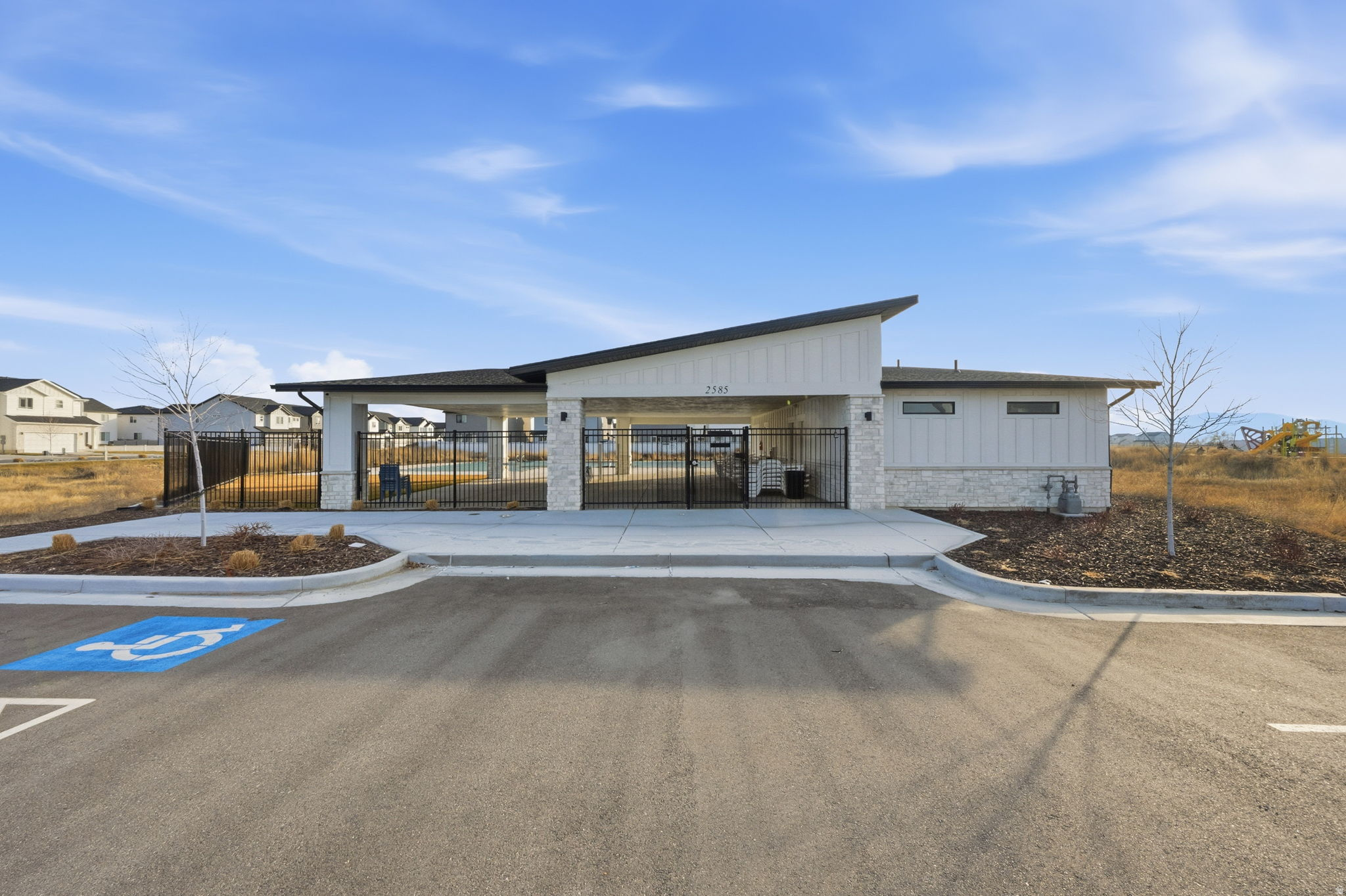 SHORELINE CREEKSIDE - Residential