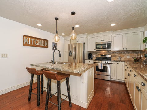 Tiny photo for 2425 E CINNABAR LN, Cottonwood Heights, UT 84121 (MLS # 2165214)