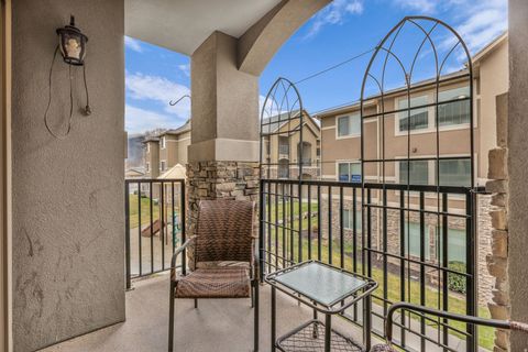 Tiny photo for 905 S MAIN ST #G, Layton, UT 84041 (MLS # 2133650)