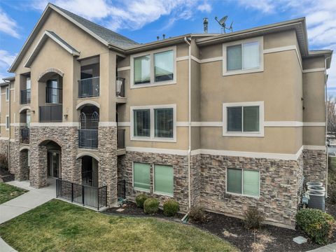 Tiny photo for 905 S MAIN ST #G, Layton, UT 84041 (MLS # 2133650)