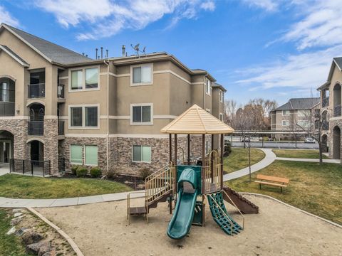 Tiny photo for 905 S MAIN ST #G, Layton, UT 84041 (MLS # 2133650)