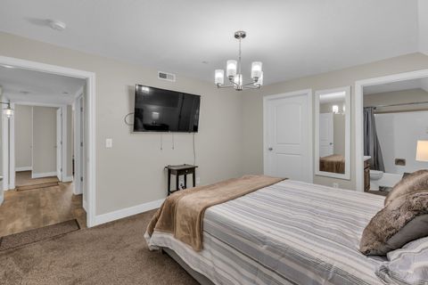 Tiny photo for 905 S MAIN ST #G, Layton, UT 84041 (MLS # 2133650)
