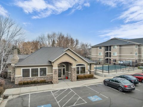Tiny photo for 905 S MAIN ST #G, Layton, UT 84041 (MLS # 2133650)