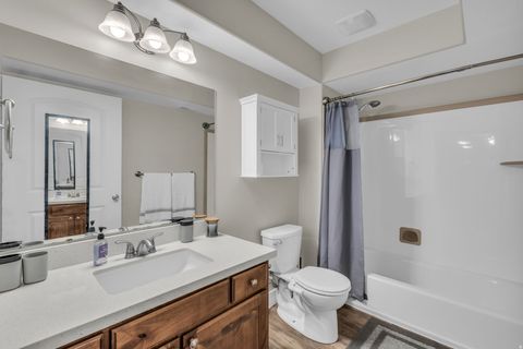 Tiny photo for 905 S MAIN ST #G, Layton, UT 84041 (MLS # 2133650)