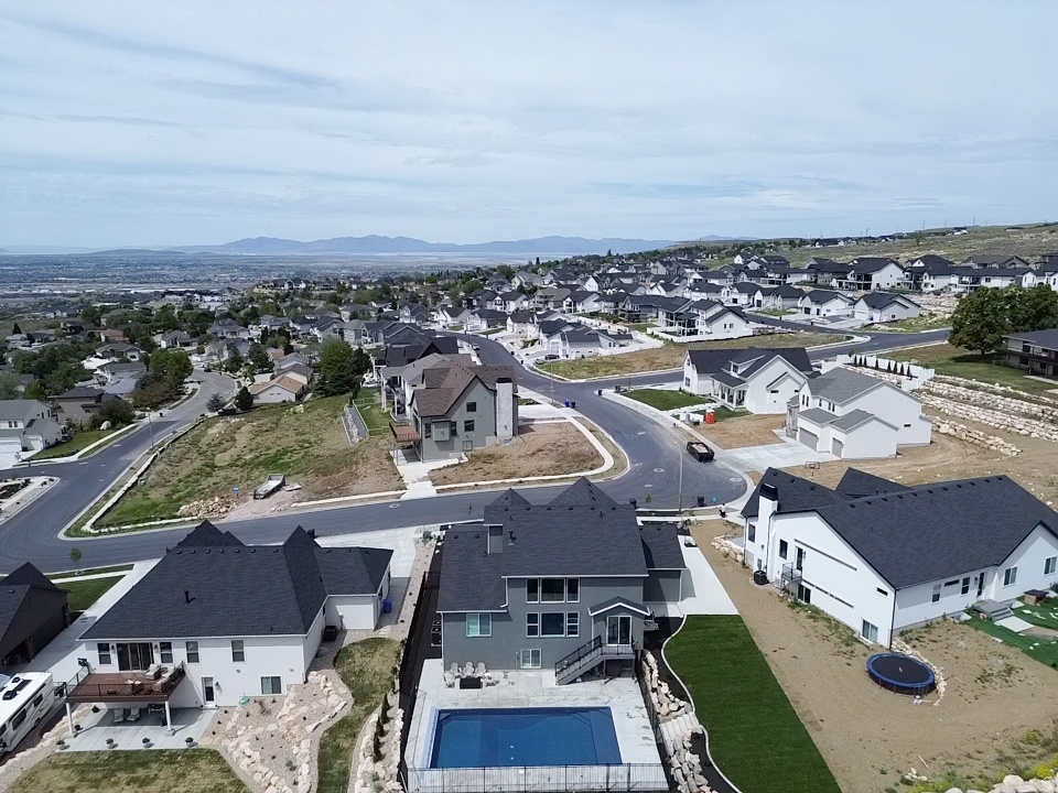 VIEWS AT ROCKWOOD - Residential