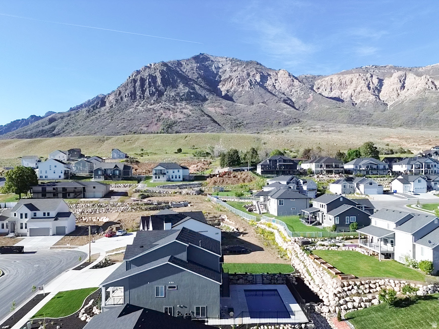 VIEWS AT ROCKWOOD - Residential