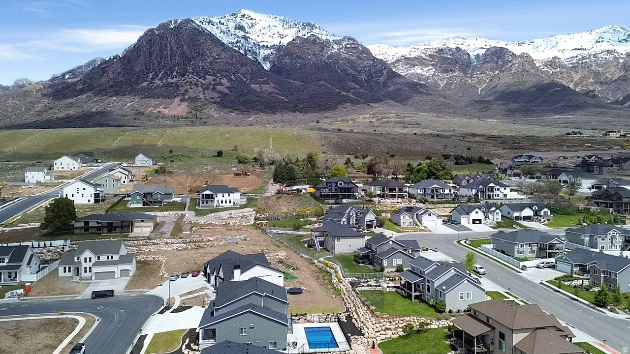 VIEWS AT ROCKWOOD - Residential