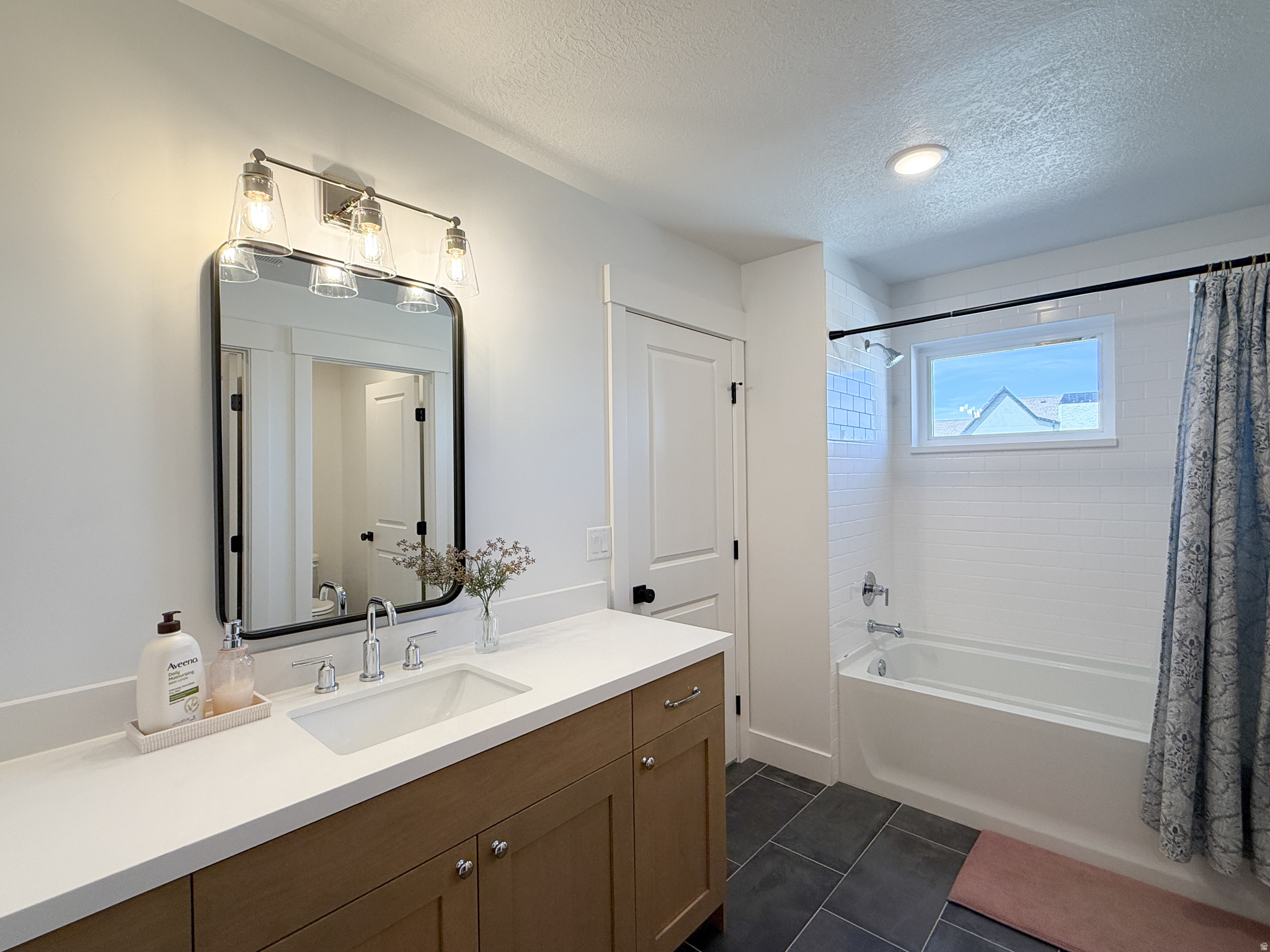 VIEWS AT ROCKWOOD - Residential