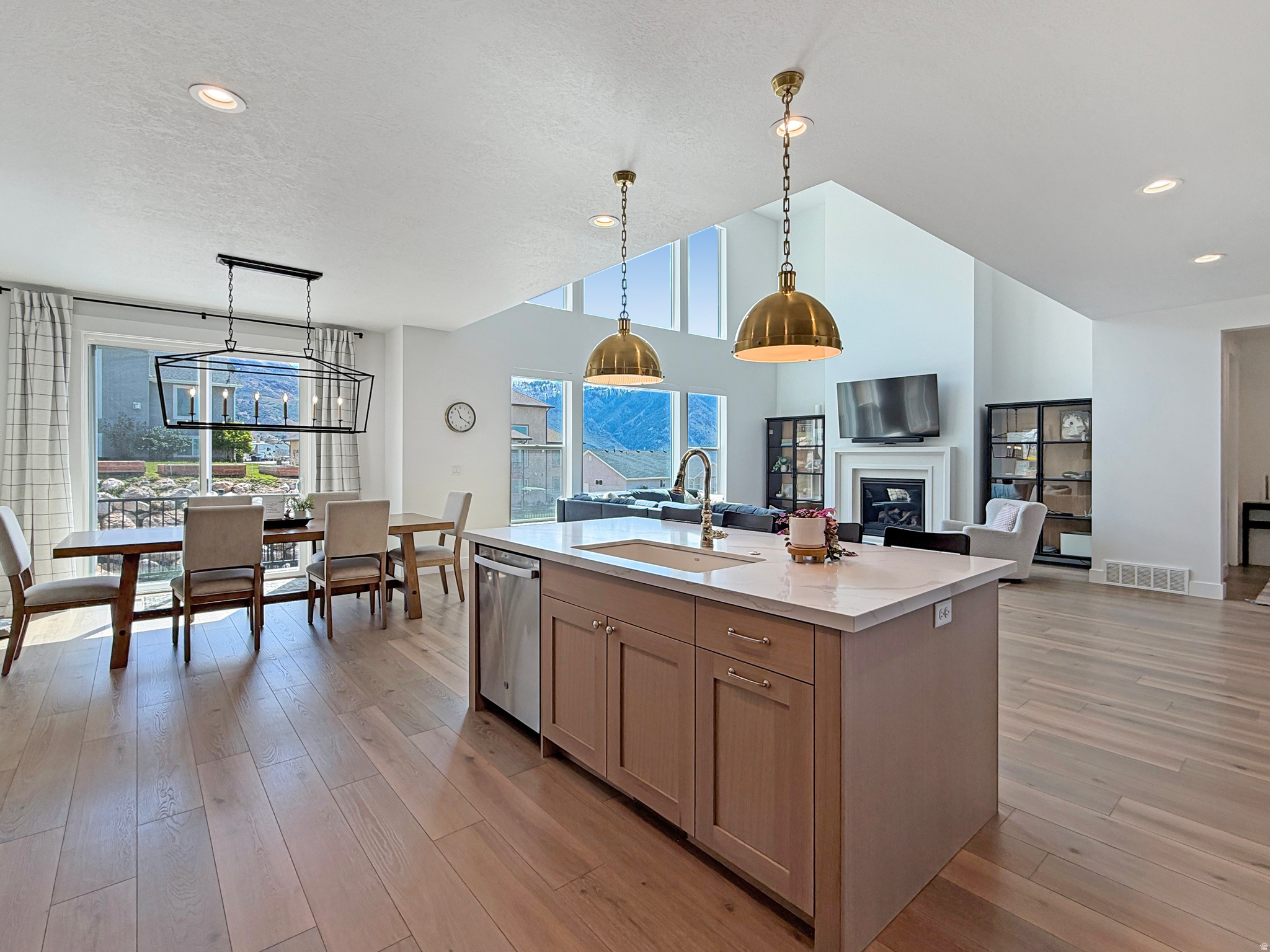 VIEWS AT ROCKWOOD - Residential