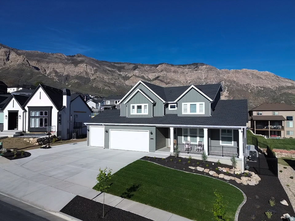VIEWS AT ROCKWOOD - Residential