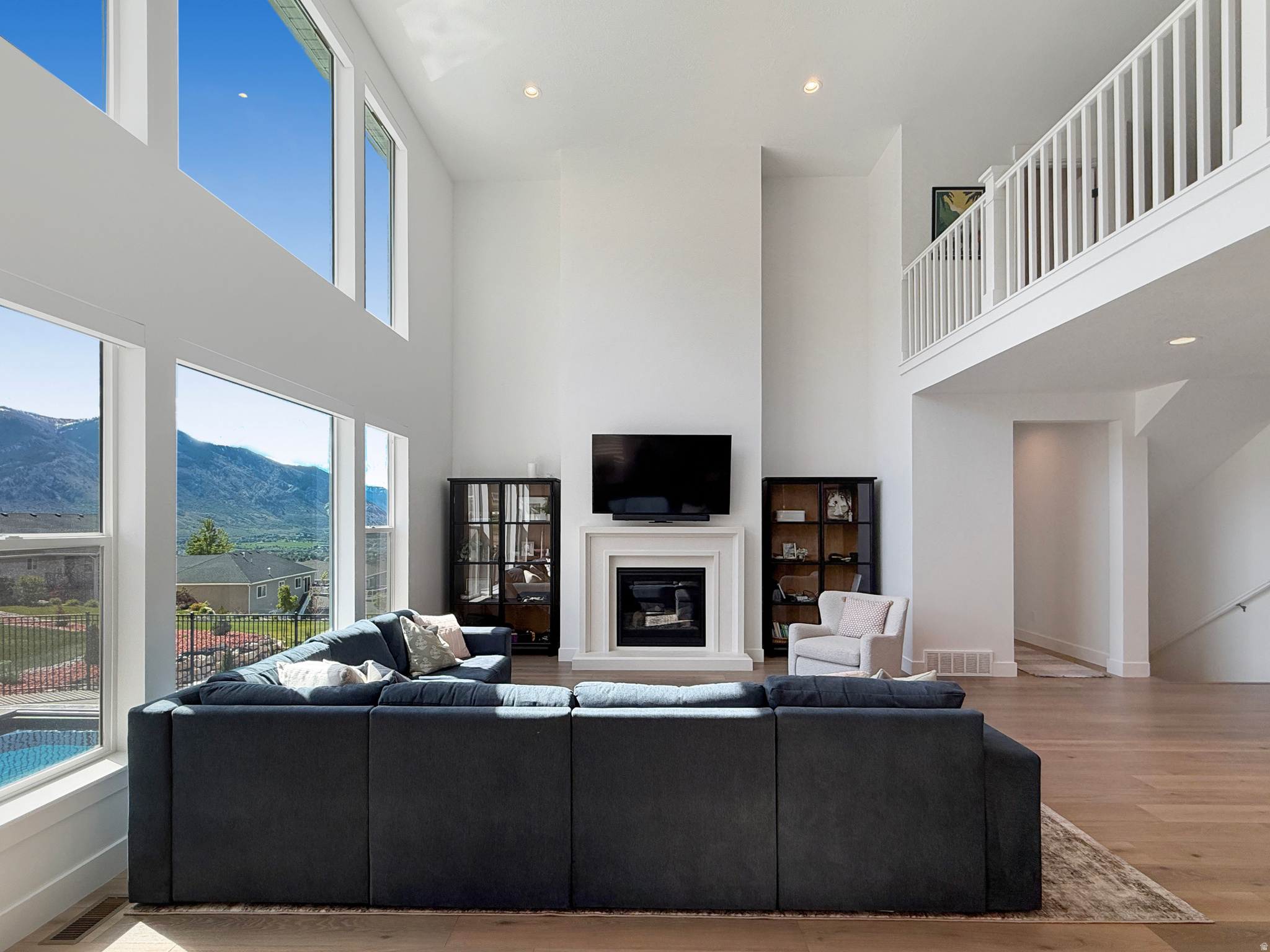 VIEWS AT ROCKWOOD - Residential