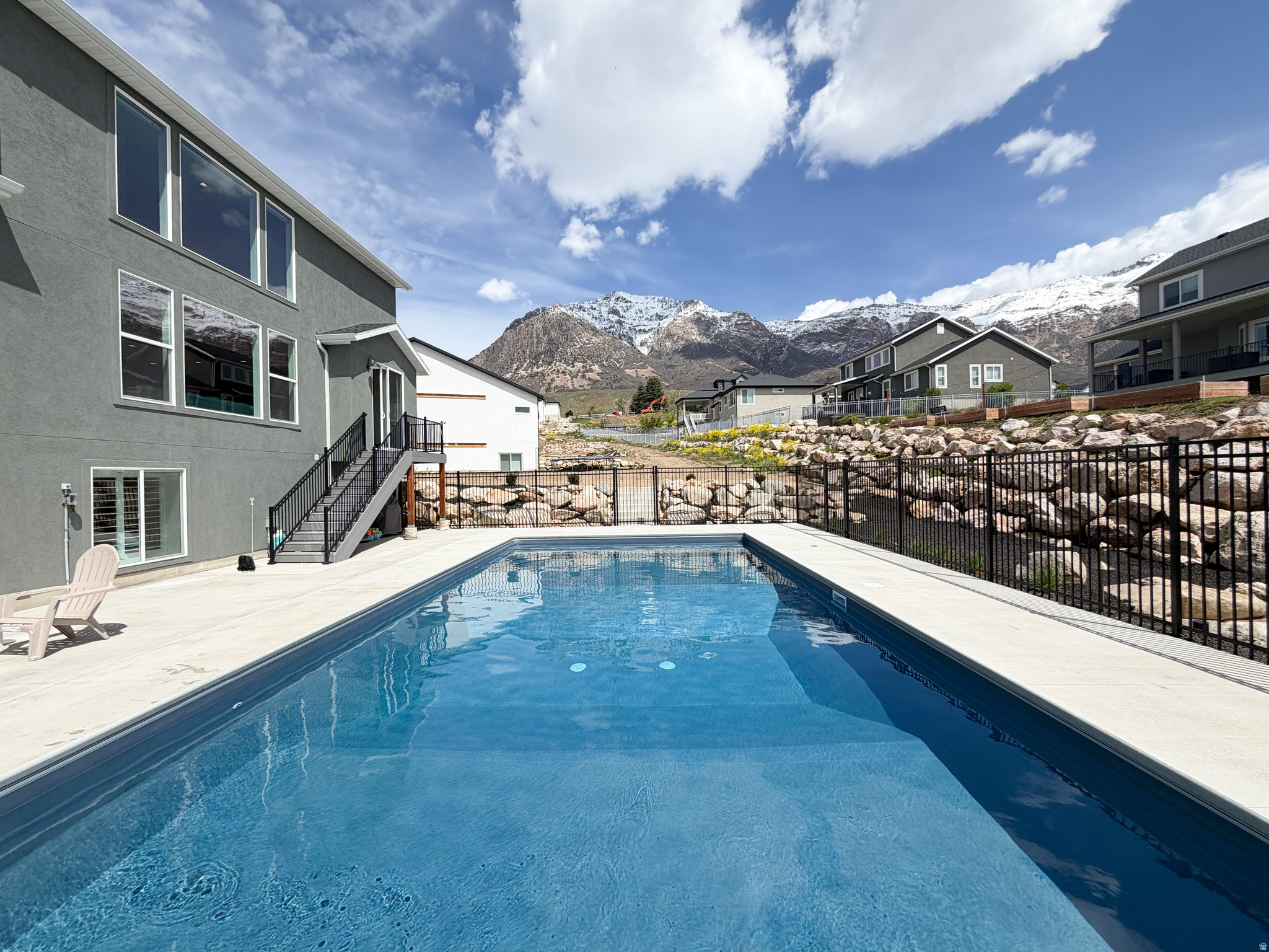VIEWS AT ROCKWOOD - Residential