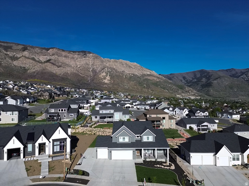 VIEWS AT ROCKWOOD - Residential