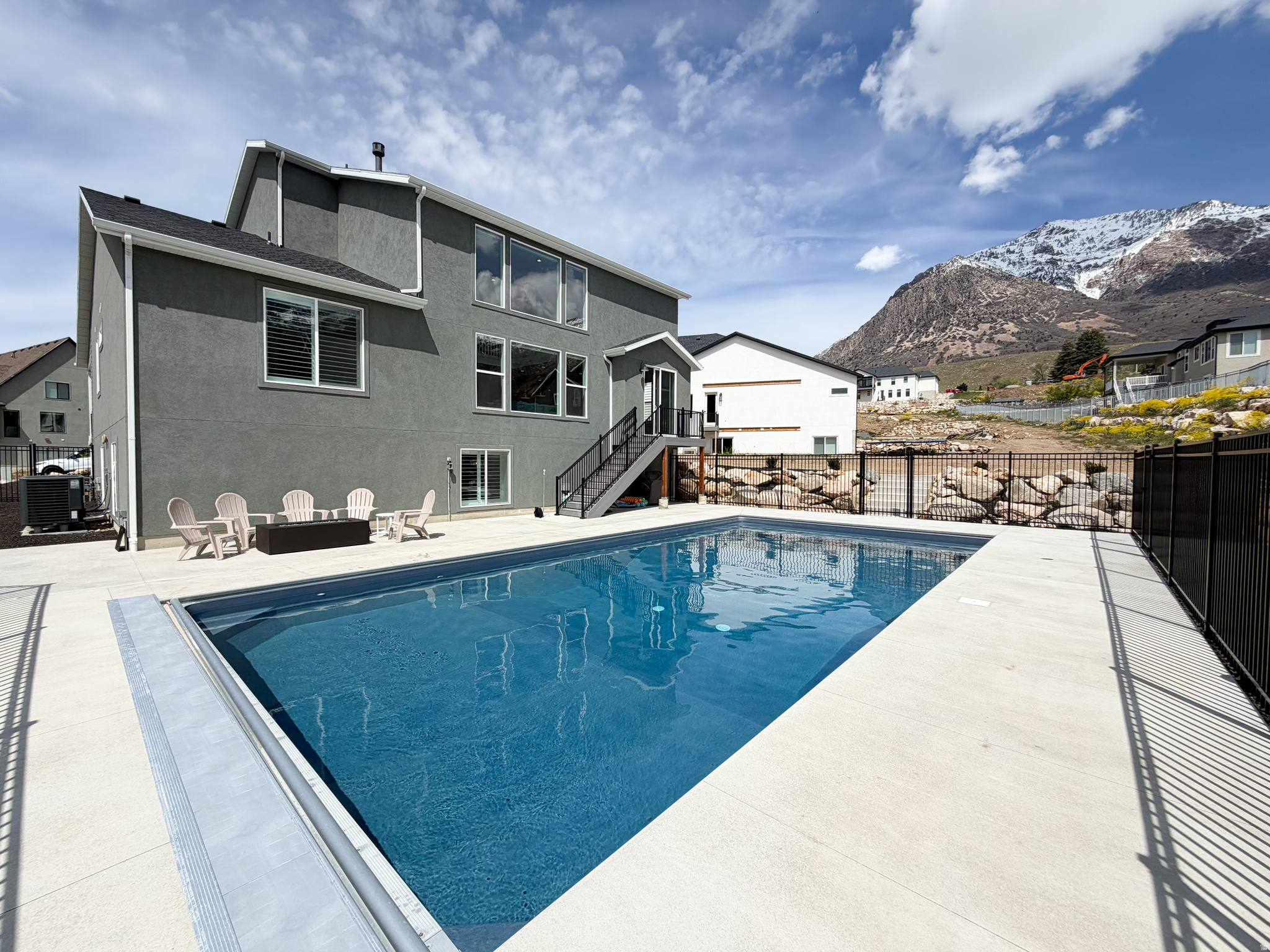 VIEWS AT ROCKWOOD - Residential