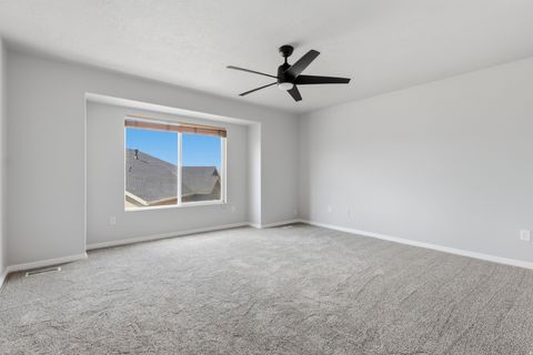 Tiny photo for 449 E APPLE BLOSSOM DR, Pleasant Grove, UT 84062 (MLS # 2147111)
