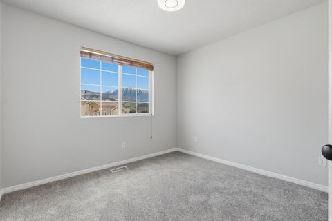 Tiny photo for 449 E APPLE BLOSSOM DR, Pleasant Grove, UT 84062 (MLS # 2147111)