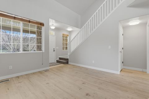 Tiny photo for 449 E APPLE BLOSSOM DR, Pleasant Grove, UT 84062 (MLS # 2147111)