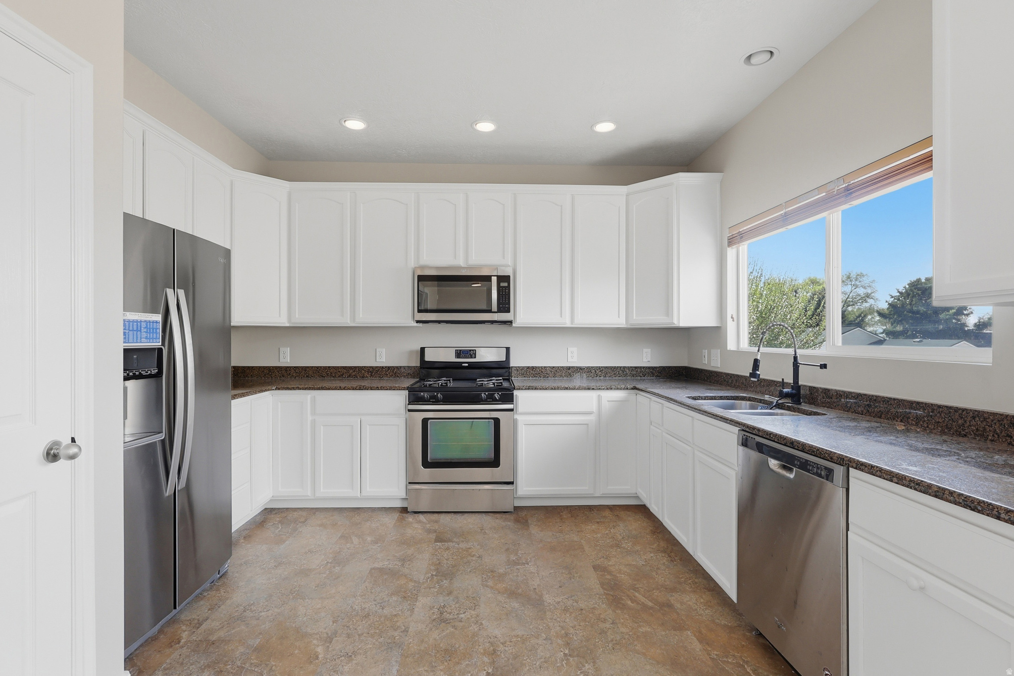 APPLE GROVE - Residential