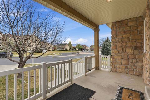 Tiny photo for 449 E APPLE BLOSSOM DR, Pleasant Grove, UT 84062 (MLS # 2147111)