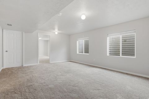 Tiny photo for 449 E APPLE BLOSSOM DR, Pleasant Grove, UT 84062 (MLS # 2147111)