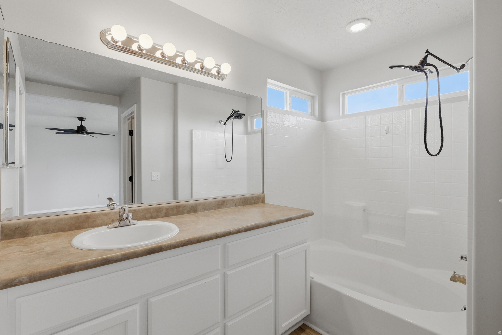 APPLE GROVE - Residential