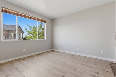 Tiny photo for 449 E APPLE BLOSSOM DR, Pleasant Grove, UT 84062 (MLS # 2147111)