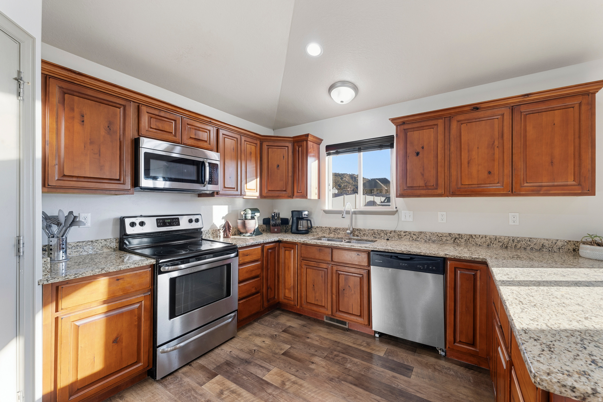 WALNUT GROVE - Residential