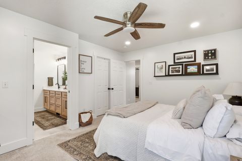 Tiny photo for 383 S 950 W, Layton, UT 84041 (MLS # 2134515)
