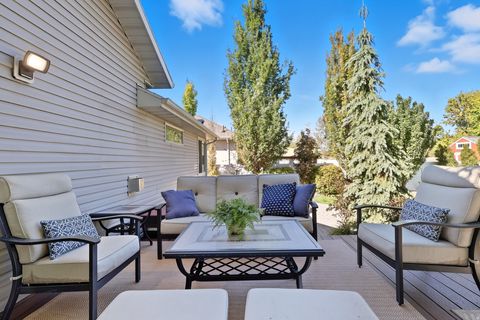 Tiny photo for 383 S 950 W, Layton, UT 84041 (MLS # 2134515)