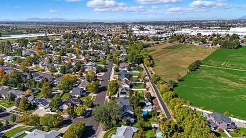 Tiny photo for 383 S 950 W, Layton, UT 84041 (MLS # 2134515)