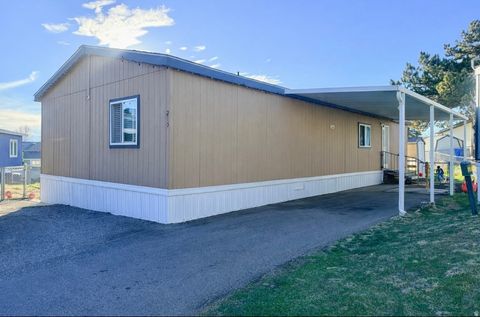Mobile Home For Sale - 215 N Engstrom Way<br/> Davis County, Layton, UT 84041
