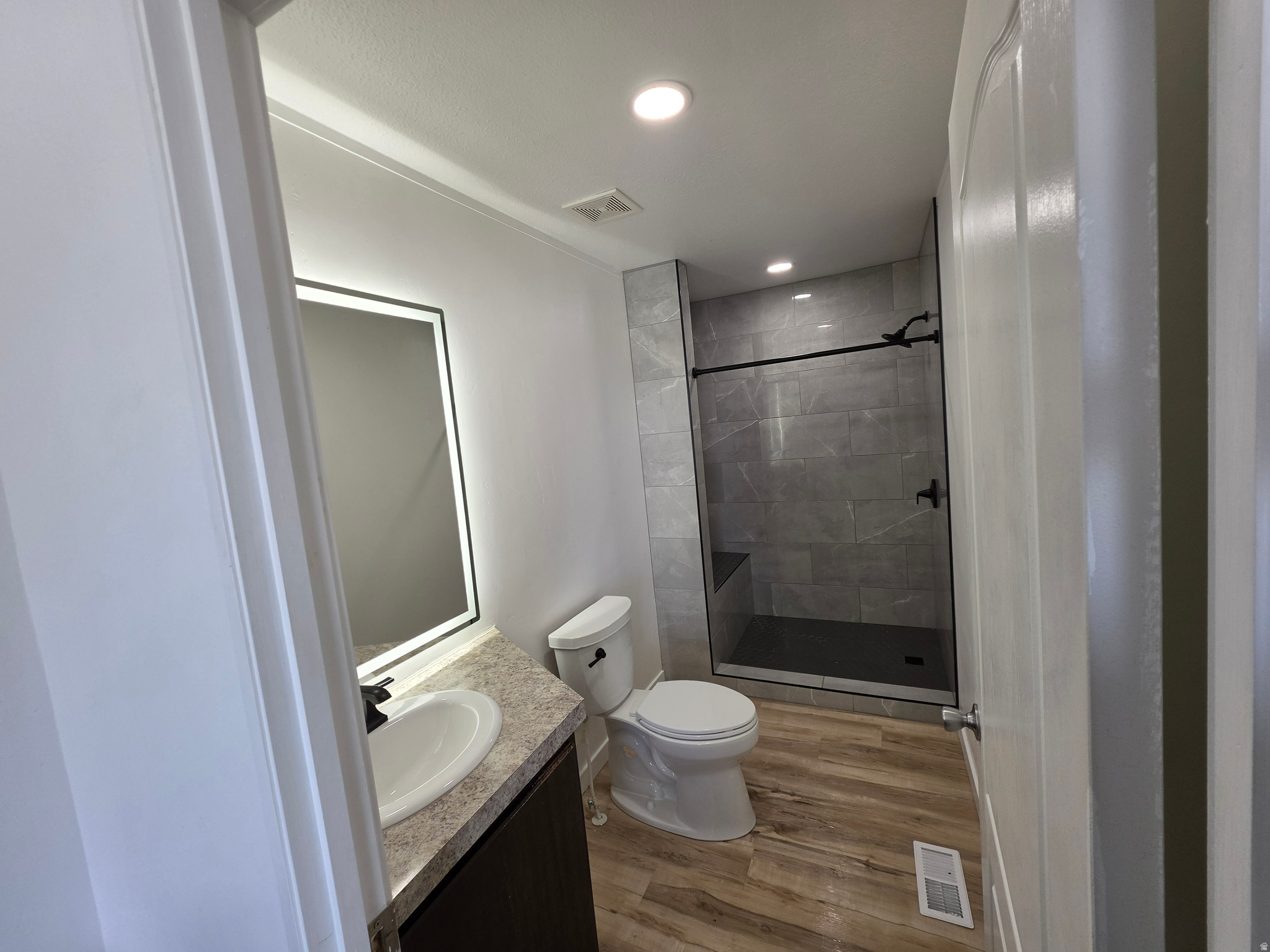 ROLLING HILLS - Residential