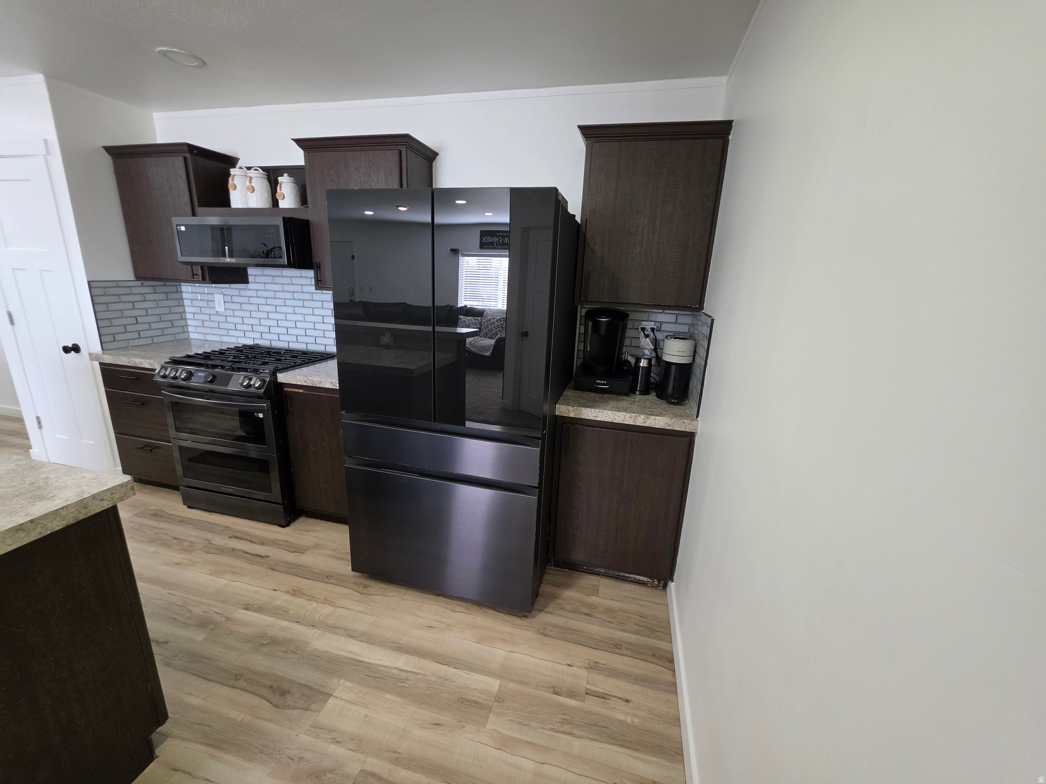 ROLLING HILLS - Residential