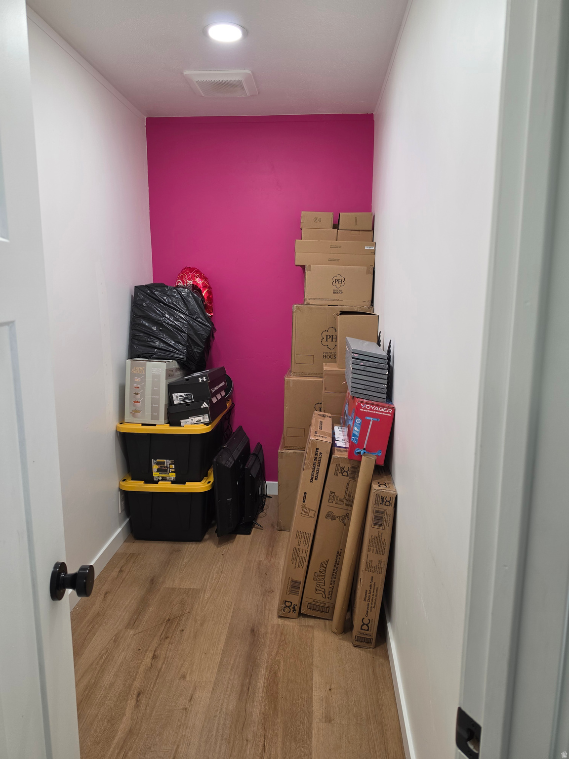 ROLLING HILLS - Residential