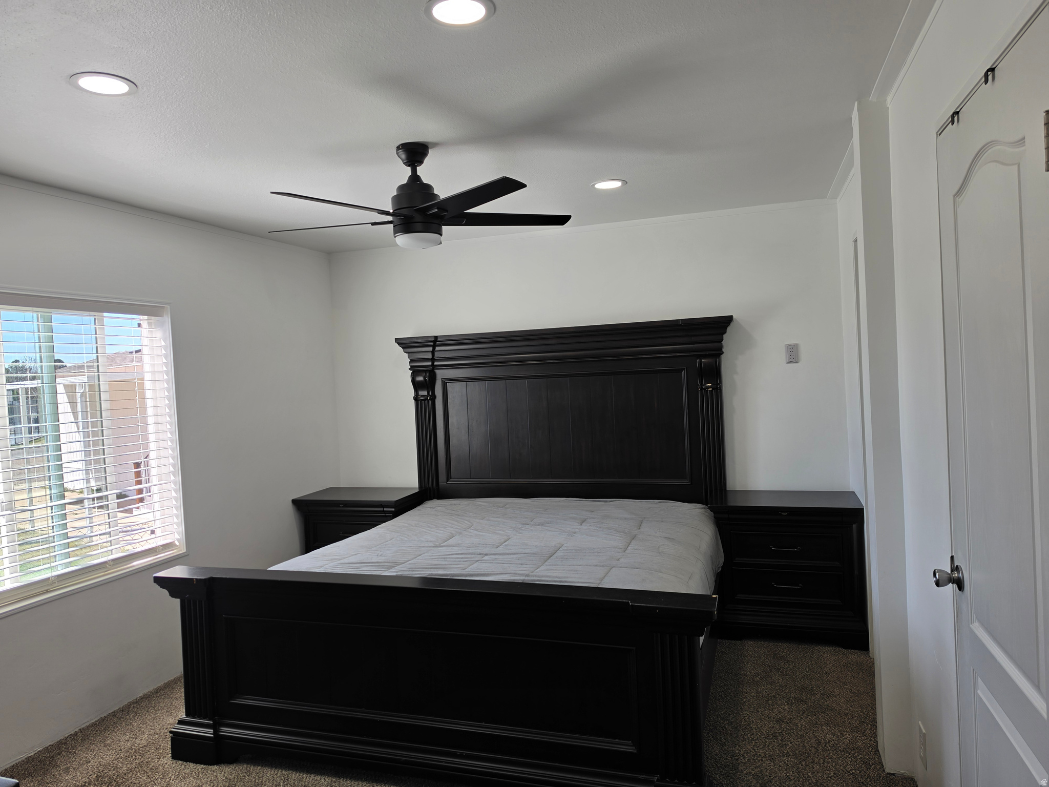 ROLLING HILLS - Residential