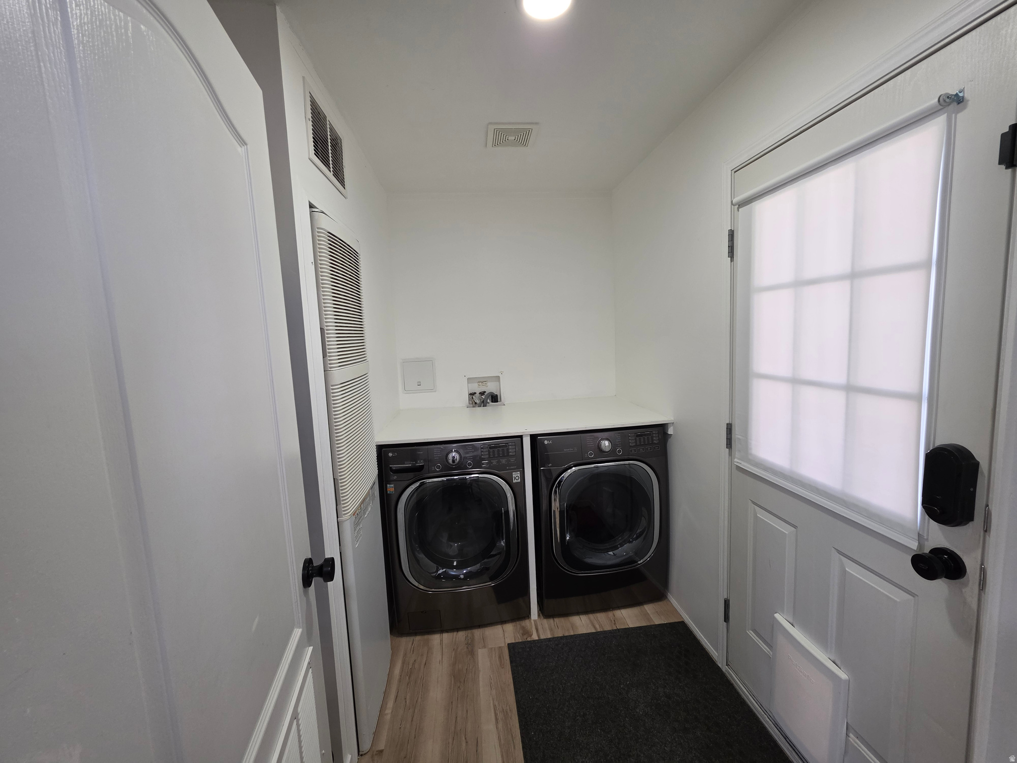 ROLLING HILLS - Residential