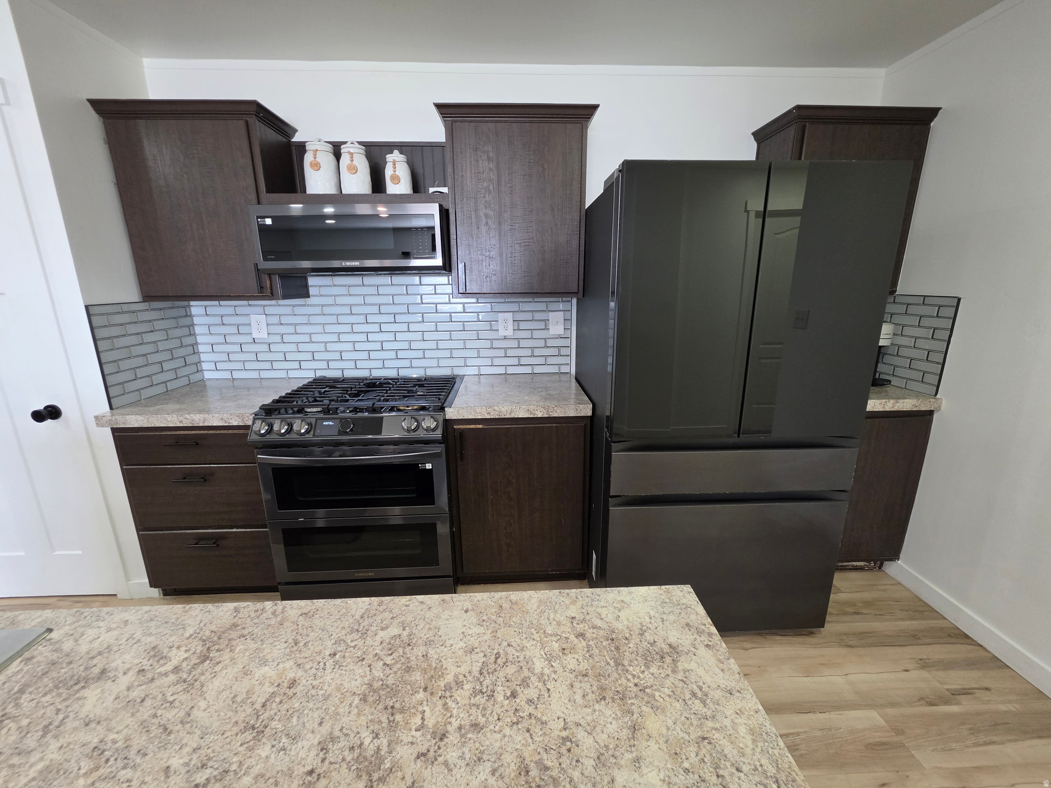 ROLLING HILLS - Residential