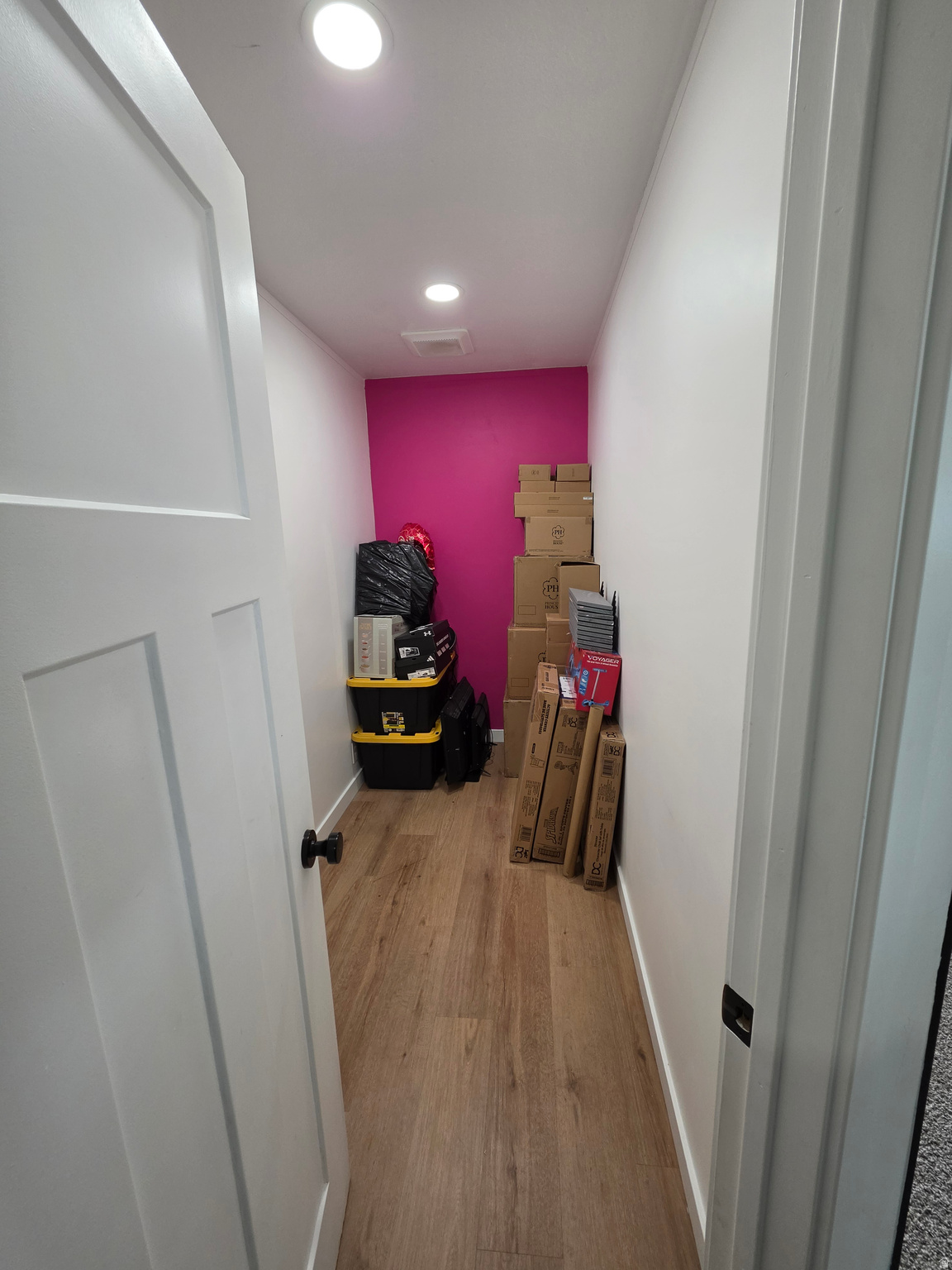 ROLLING HILLS - Residential