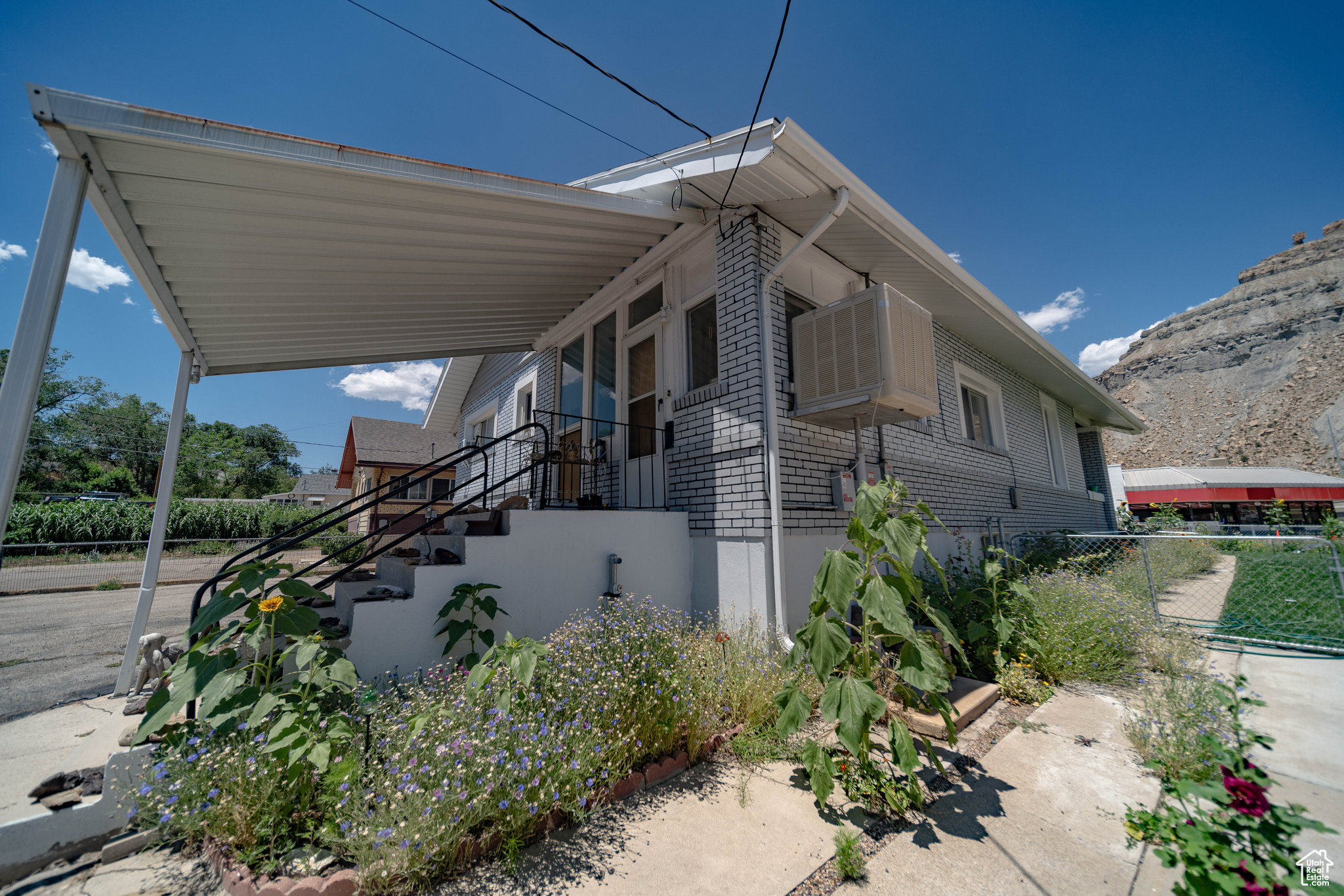 MAIN ST. - Residential