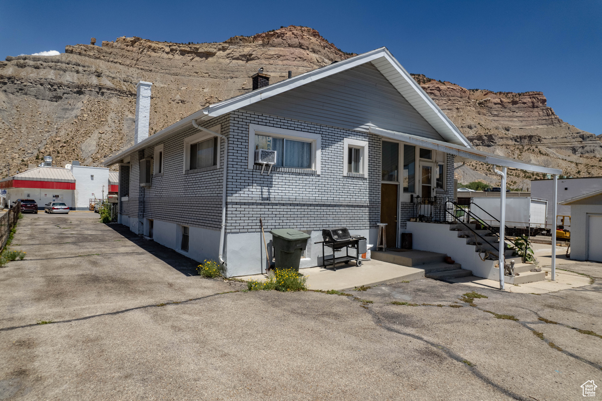 MAIN ST. - Residential