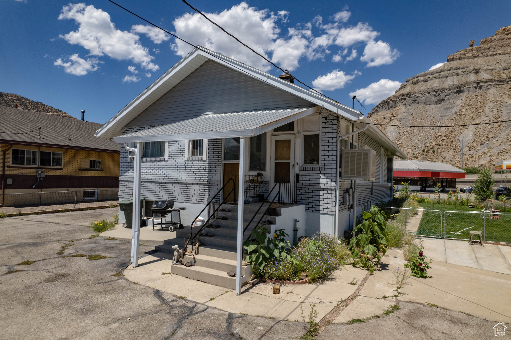 MAIN ST. - Residential