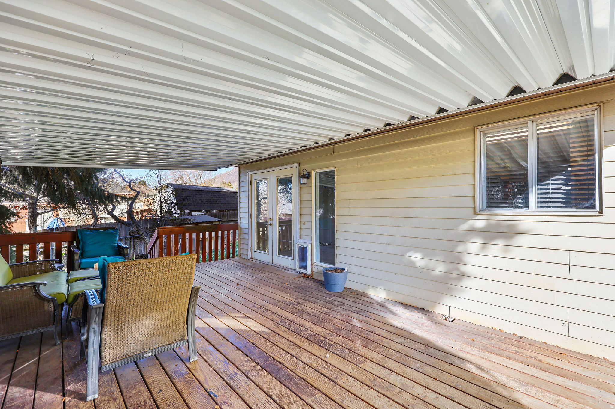 NORTHRIDGE - Residential