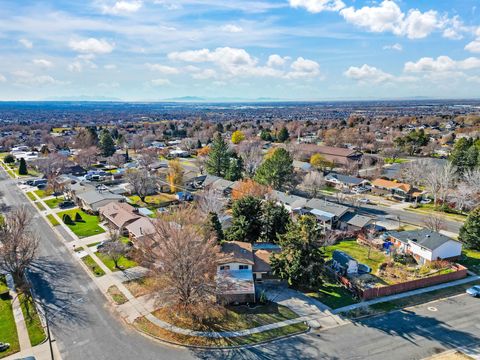 Tiny photo for 1019 E 2950 N, North Ogden, UT 84414 (MLS # 2126988)